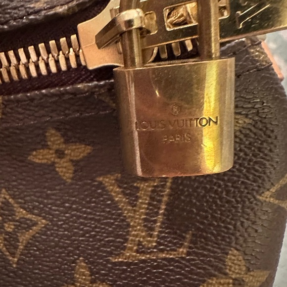 Louis Vuitton Keepall Duffel Bag 55 - Picture 7 of 11